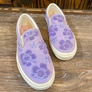 Vans X Emma Mulholland on Holiday Classic Slip On ~ Women Sz. 8